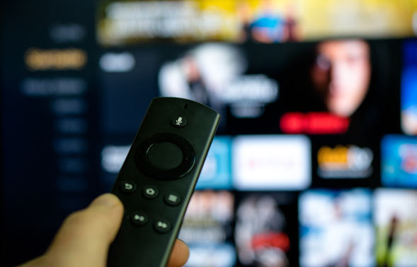 Navigation durch Amazon TV per Fernbedienung