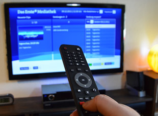 Smart TVs mit neuen Funktionen und HbbTV