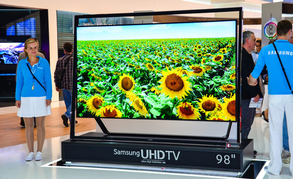 Samsung zeigte Rießen OLED TVs